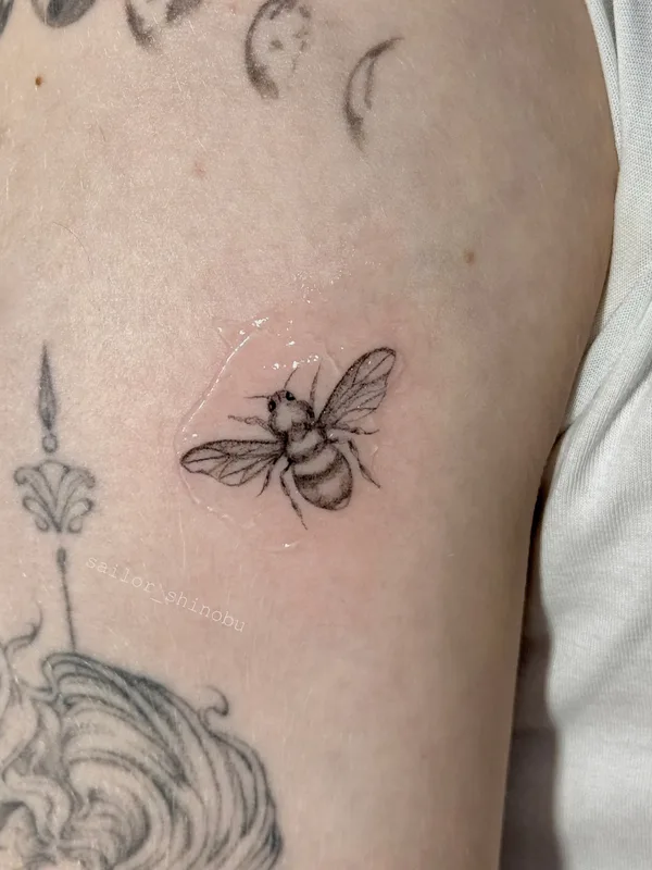 black fineline татуировка на upper arm #83489 | Тату мастер Анастасия Дьячкова