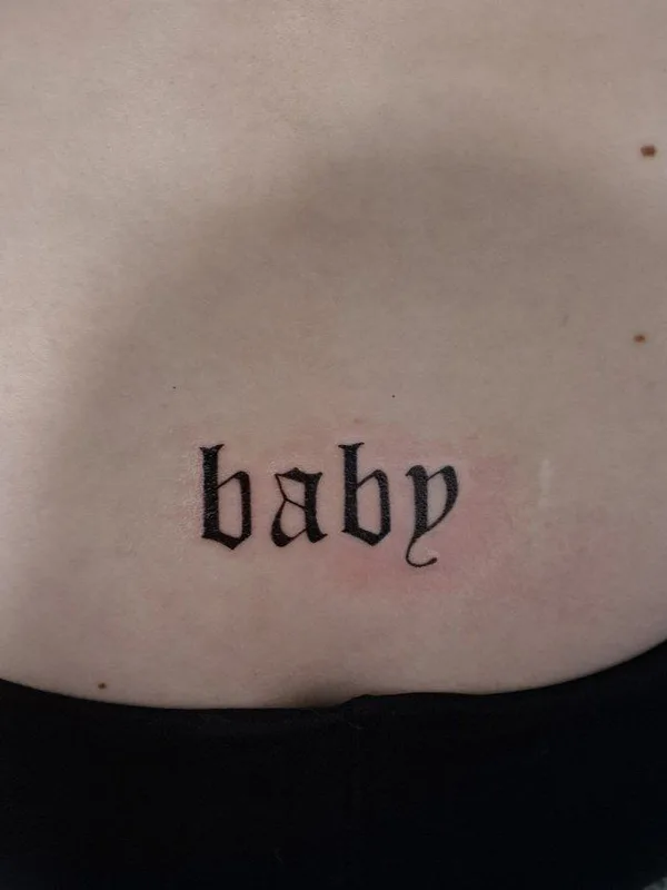 female black lettering татуировка на back #83495 | Тату мастер Ульяна Прохорова 