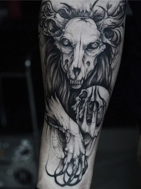 black and grey blackwork tattoo auf forearm #14801 | Tätowierer Саша Катуна