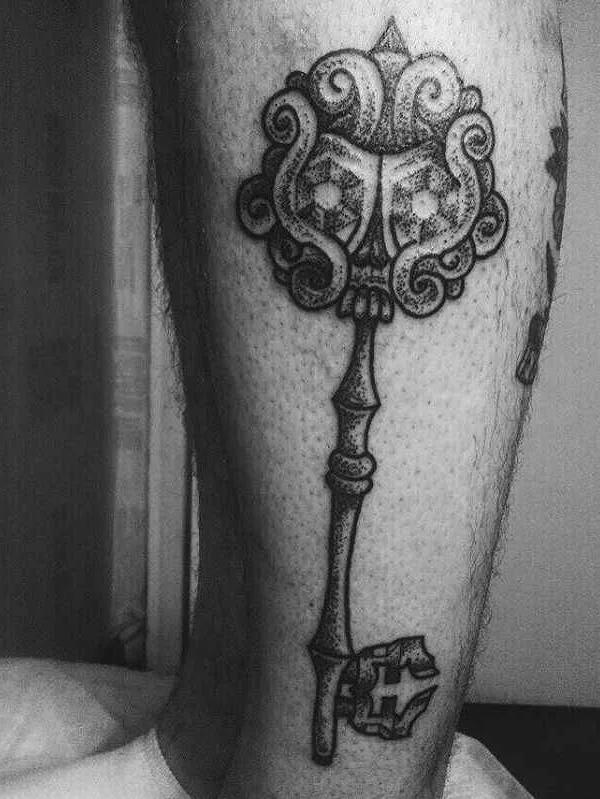 black and grey blackwork tatuaje en calf #15155 | Tatuador Машковцев Руслан
