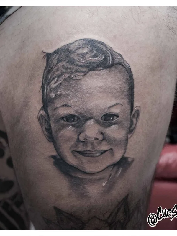 black and grey realism tatuaje en thigh #15991 | Tatuador Luis CuesNow Rangel