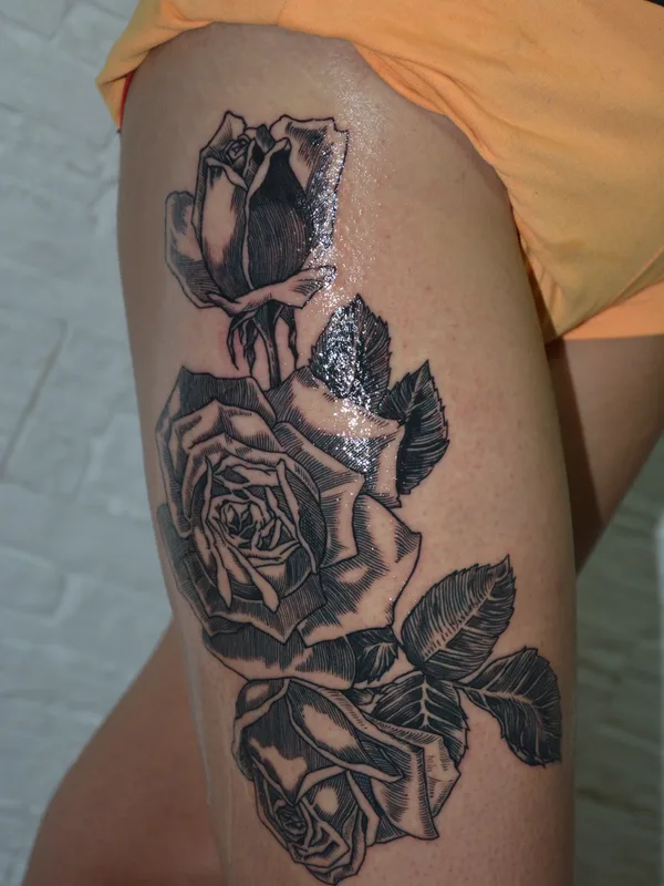black and grey engraving татуировка на thigh #25991 | Тату мастер Вячеслав