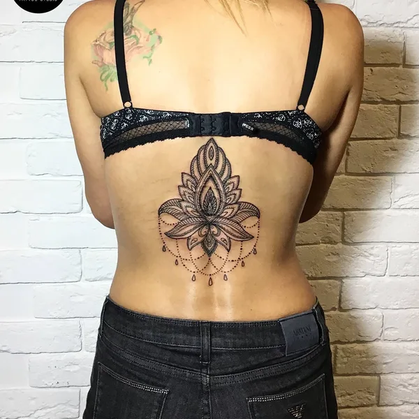 Linework tattoo by Kseniia Brykalova in Moscow