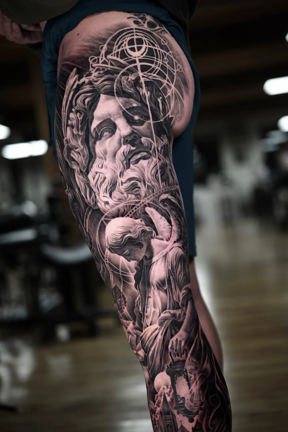 Tattooist Ezra Currier