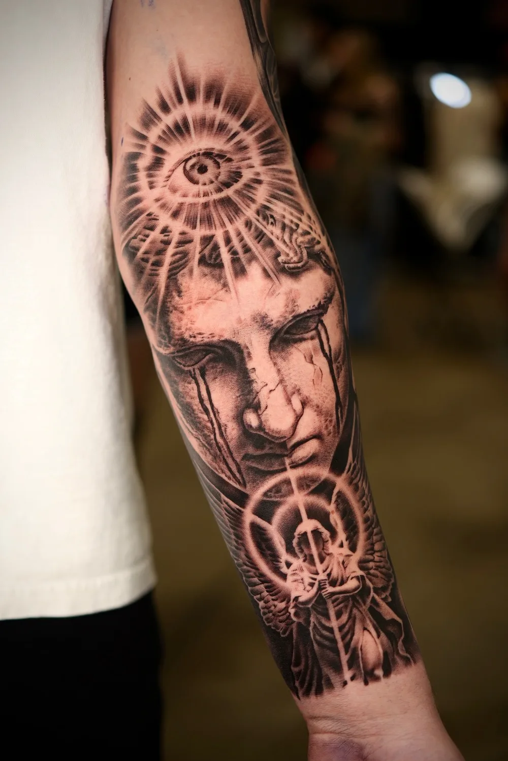 EzraCurrier b&g tattoo artist