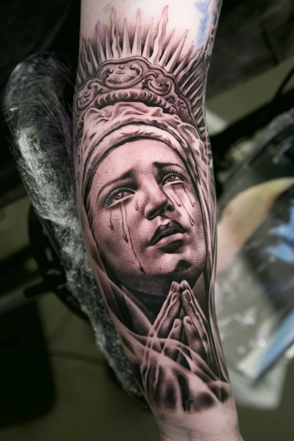 “Every Tattoo in the Beginning Is Basically a Humiliation Ritual” — Ezra Currier on Black-and-Grey Realism - image 3