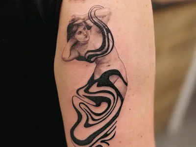 Klassische Gesichter, dunkler Fluss: Die Tattoo-Kunst von Joan Jaguar