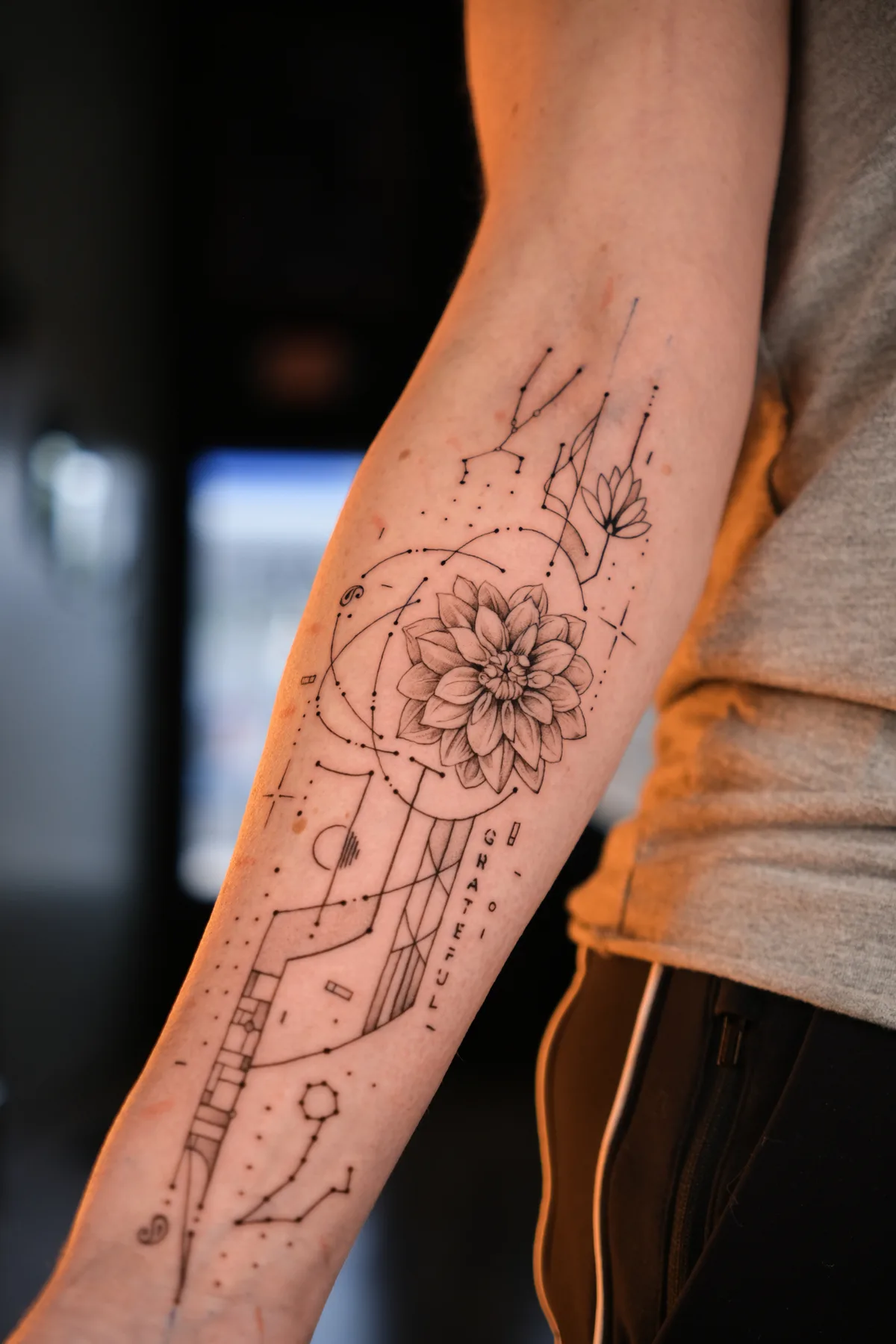 Micro-realism in the Rhythm of the Body: Aleki Blue's Anatomical Style - image 10