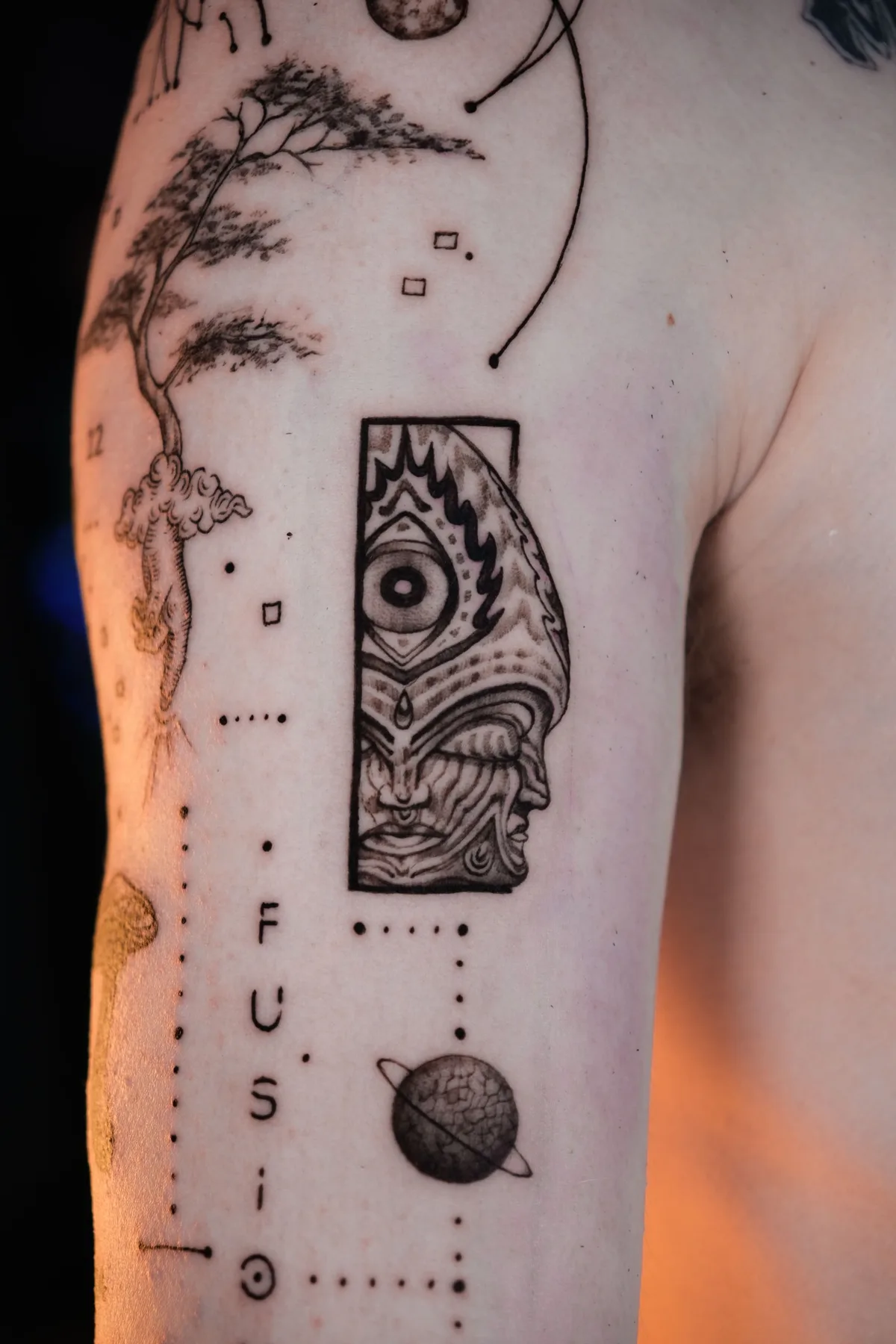 Micro-realism in the Rhythm of the Body: Aleki Blue's Anatomical Style - image 2