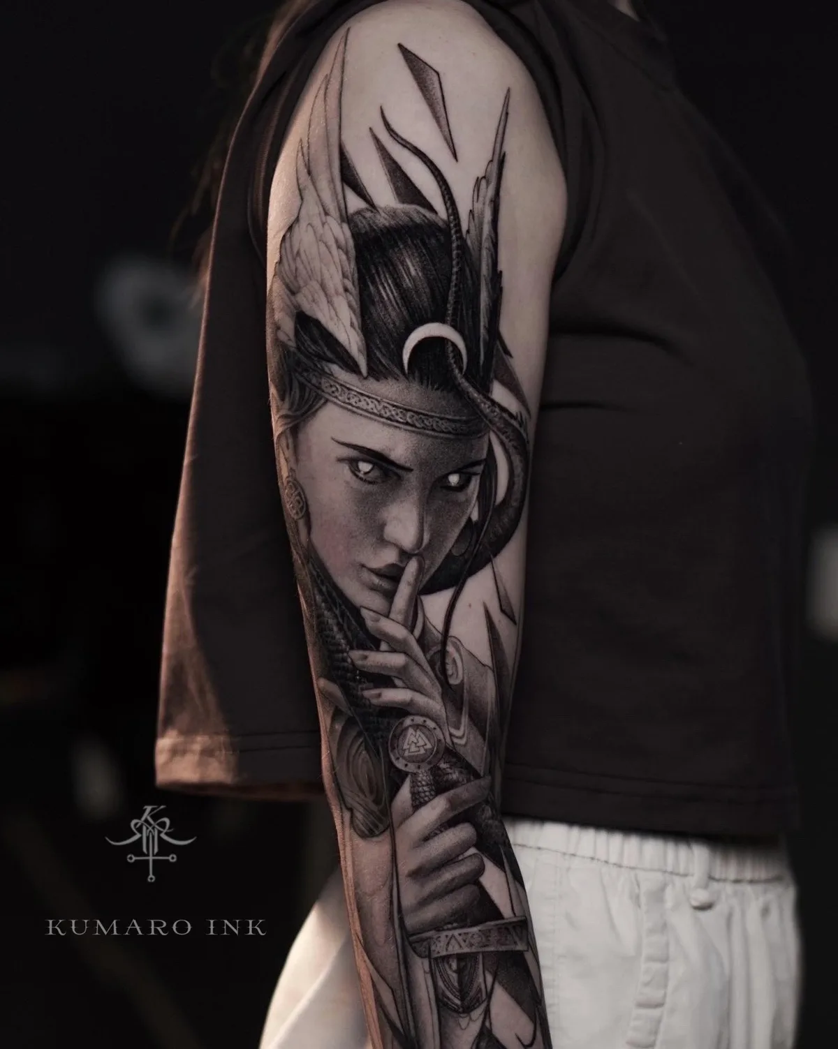Драматичный черно-белый реализм от Roma Kumaro - image 1