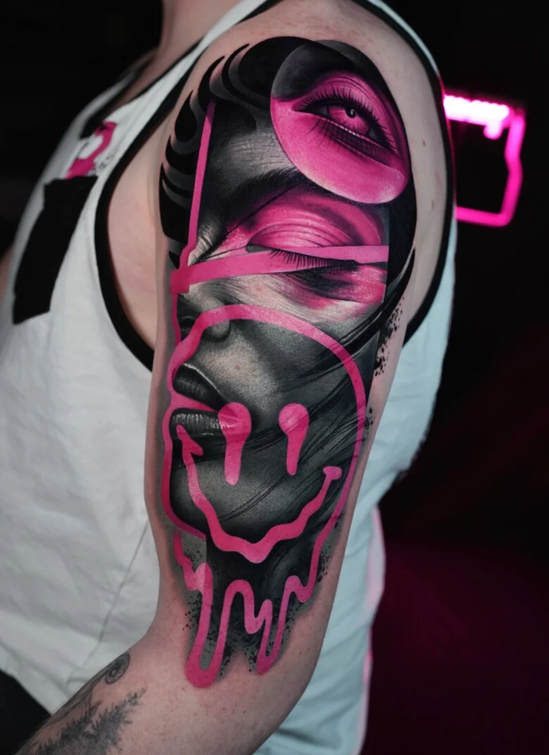 鲁斯兰&middot;米利顿 tattoo作品中鲜艳的粉红色在黑白世界里
