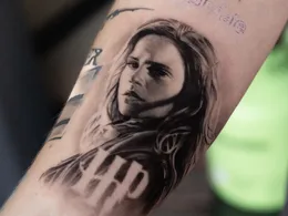 Sabrina One Percent Tattoo: From Roman Sculpture to Black and Grey Realism