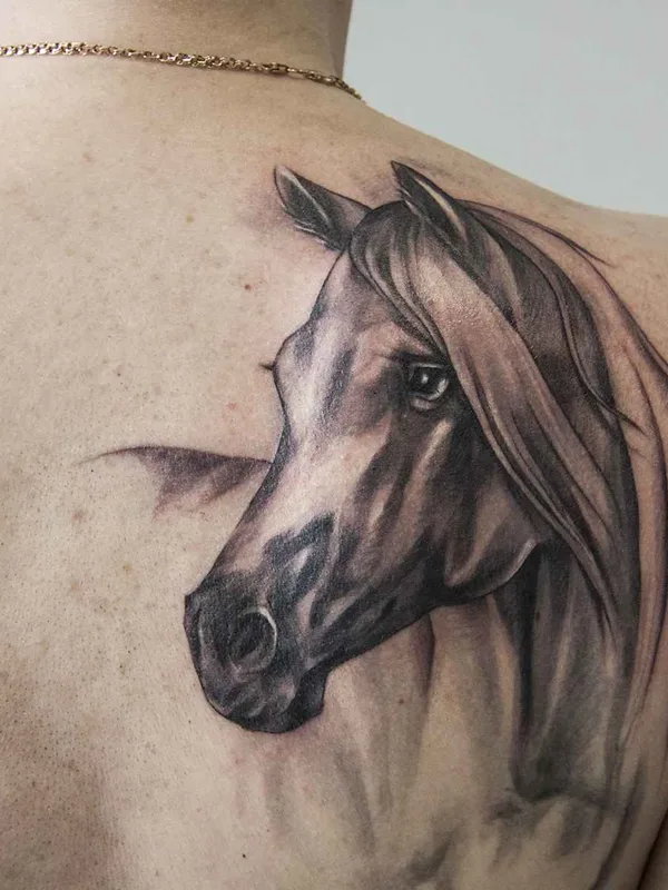 black and grey realism Tatuaggio su shoulder blade #11105 | Tatuatore Юля Боль