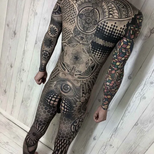 Linework tattoo by Nissaco in Ōsaka