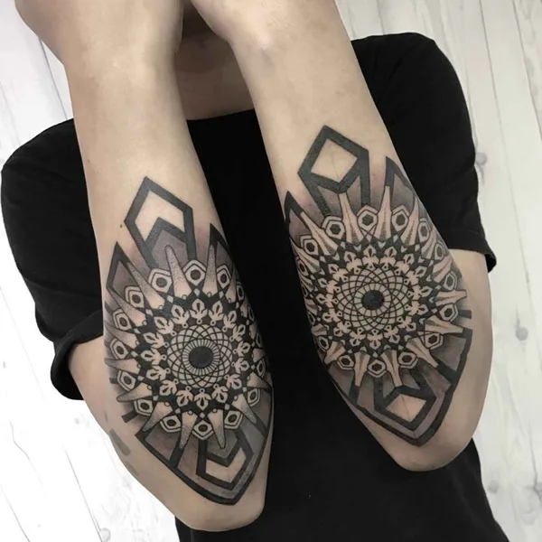 Linework tattoo by Nissaco in Ōsaka