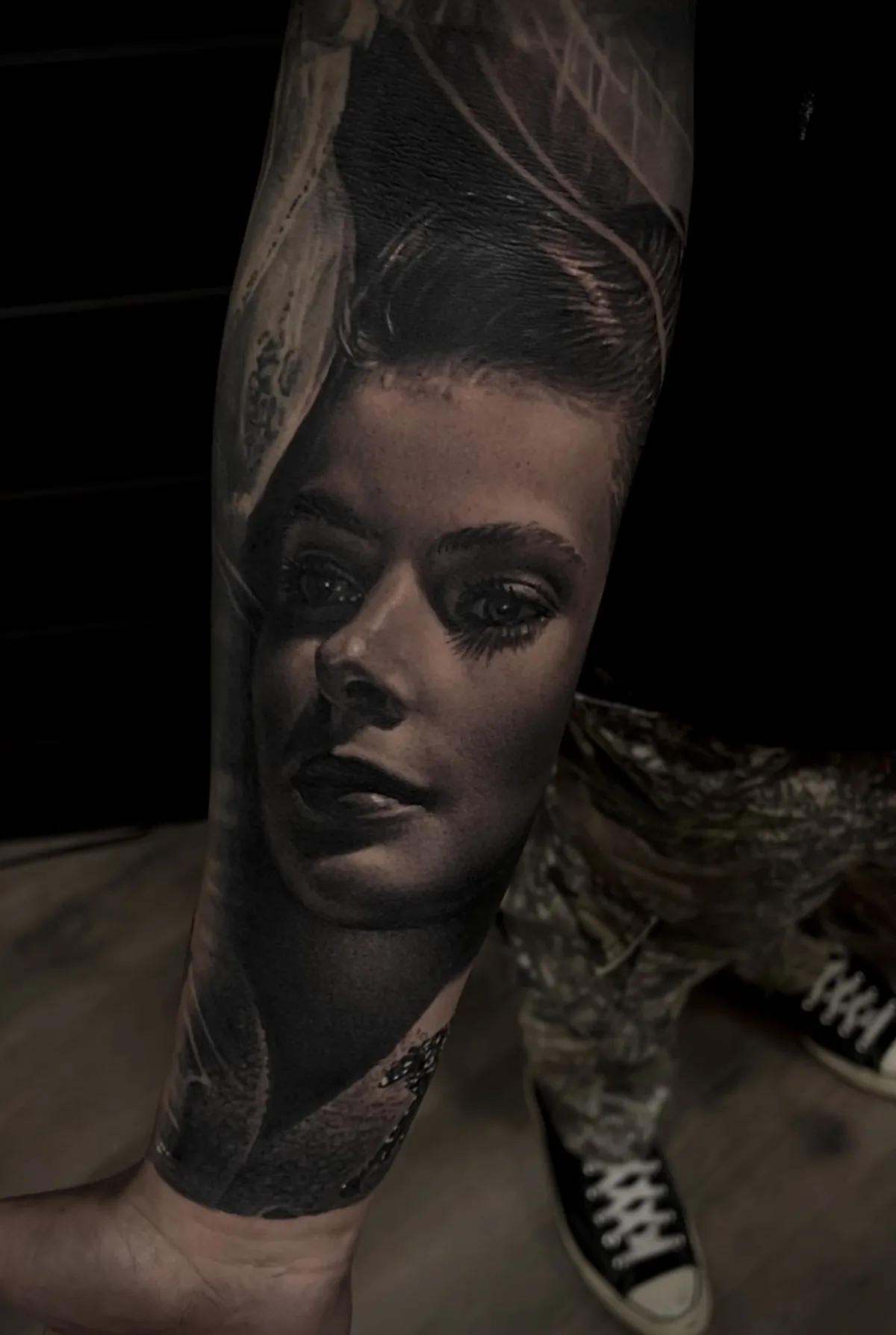 Cinema and Art in the Black & Grey Realism of Owen Paulls - image 3