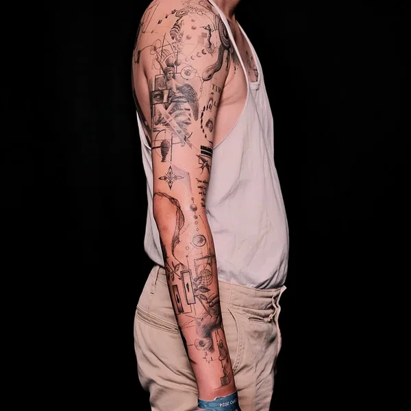 Geometric tattoo by BinkTattooworkshop