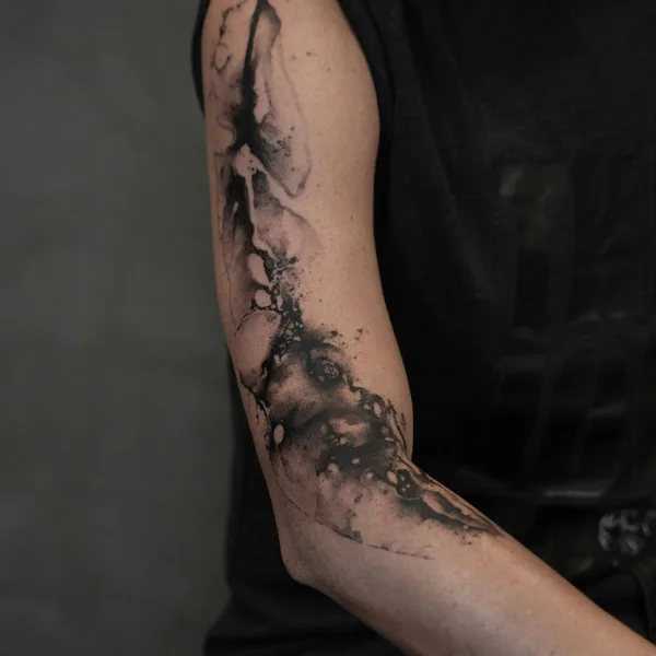 Abstract tattoo by Edvin Tedebring in København