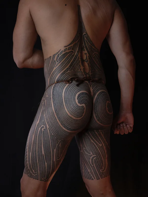 male black tribal tattoo auf full body #88524 | Tätowierer Lance Ngata