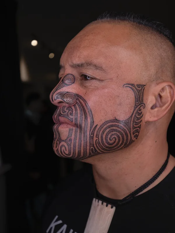 male black tribal tattoo auf face #88528 | Tätowierer Lance Ngata