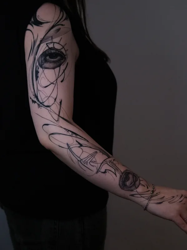female black abstract Tatuaggio su sleeve #88222 | Tatuatore Mariia Agafonova 