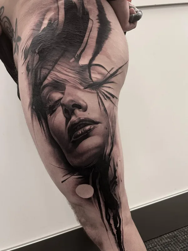 male blackandgrey realism tatuaje en thigh #86075 | Tatuador Michelle Vestergård Andersen