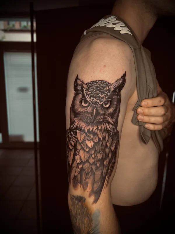 black and grey realism татуировка на upper arm #88768 | Тату мастер Olga Manzula