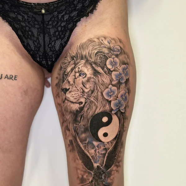 Abstract tattoo by Shweta Yeti Ink in Salzburg