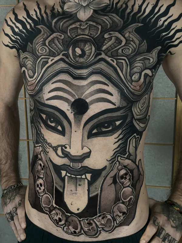 Graphic tattoo by Siinsay in Düsseldorf