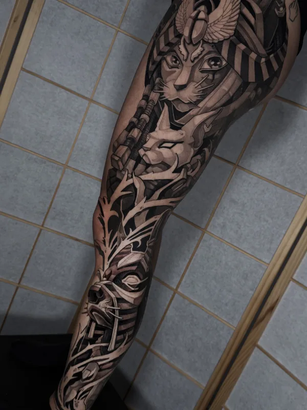 Graphic tattoo by Siinsay in Düsseldorf