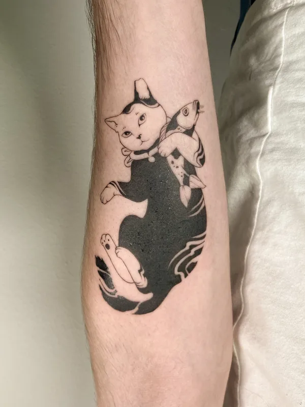 black blackwork tatouage sur forearm #90574 | Artiste tatoueur Tais