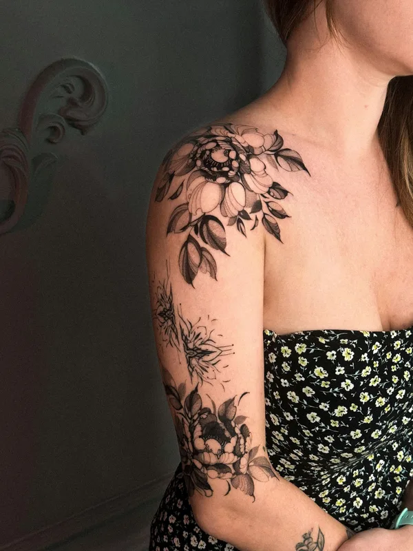 female black graphic tatuaje en sleeve #85794 | Tatuador Vitalina Bender