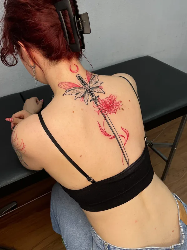 female color illustrative татуировка на upper back #88651 | Тату мастер Алексей Воробьев