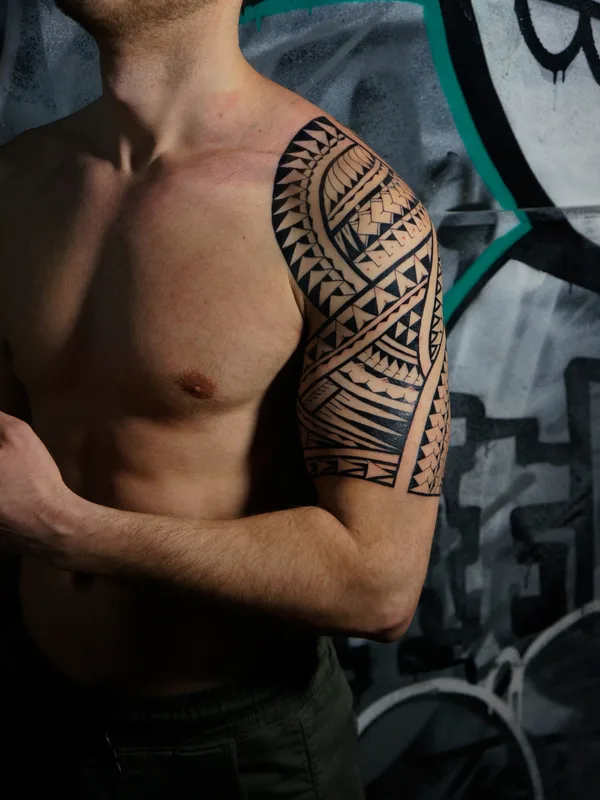 male black tribal Tatuagem em shoulder #84556 | Tatuador Анастасия Барченко