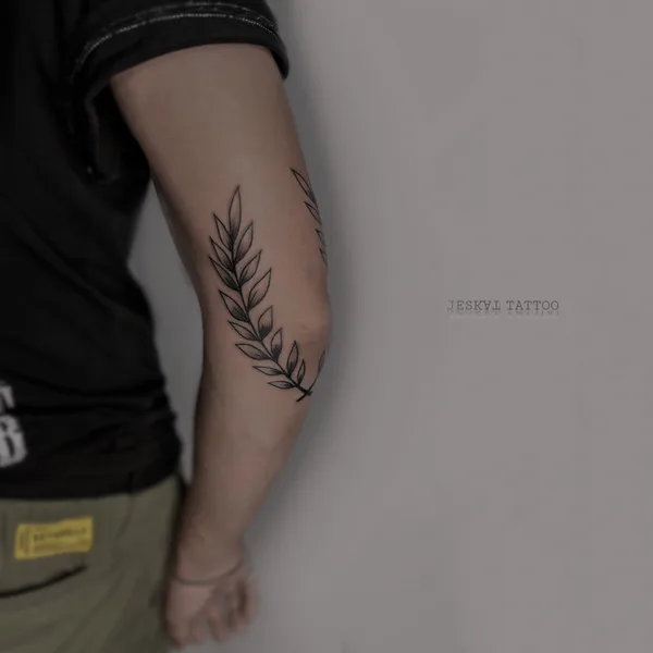 Feminine tattoo by Антон Курочкин in Челябинск