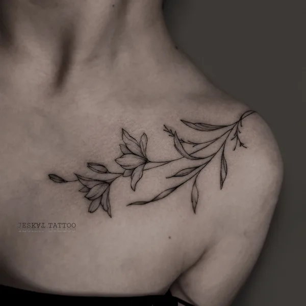 Feminine tattoo by Антон Курочкин in Челябинск