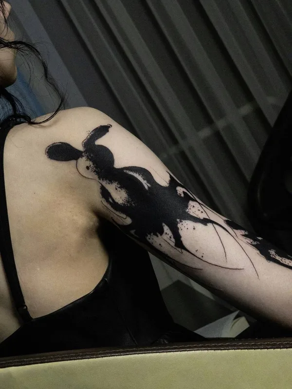 female black blackwork 타투 부위 arm #87032 | 타투이스트 Денис Пилигрим