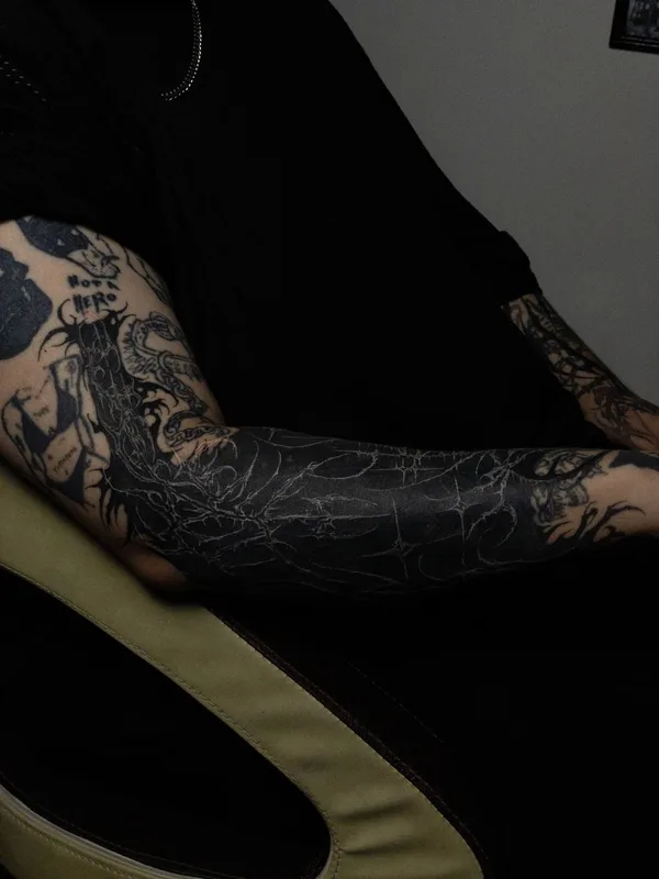male black blackwork 타투 부위 arm #87035 | 타투이스트 Денис Пилигрим