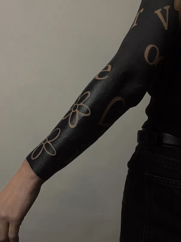 black blackout tattoo auf full sleeve #87054 | Tätowierer Константин Voytz