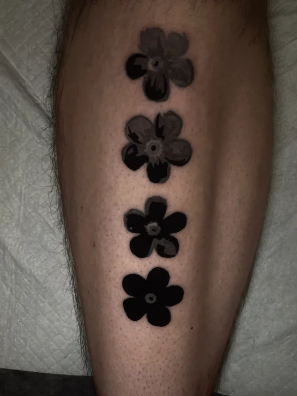 black and grey blackwork tattoo auf calf #87056 | Tätowierer Константин Voytz