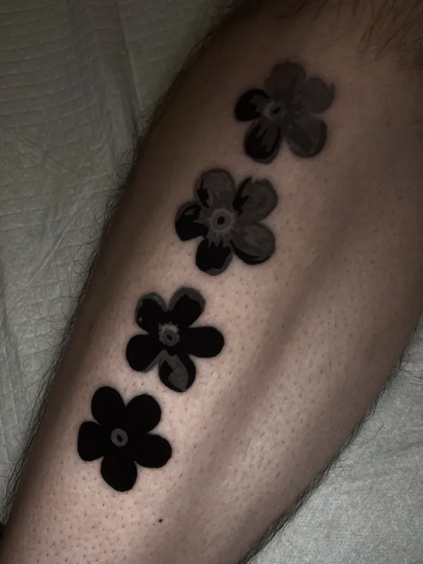 black blackwork tattoo auf calf #87059 | Tätowierer Константин Voytz