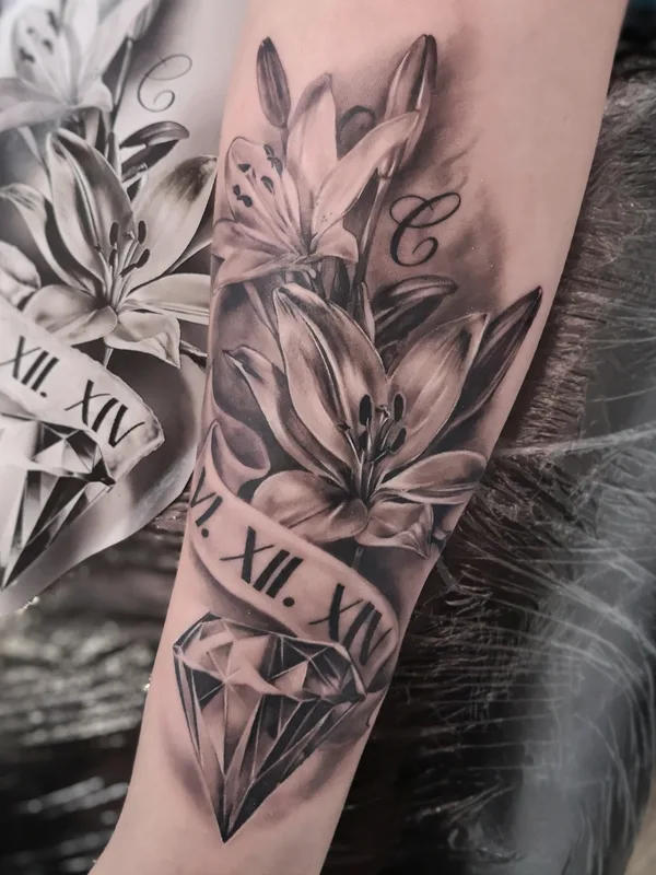 black and grey realism tatuaje en forearm #84951 | Tatuador Ксения Eve