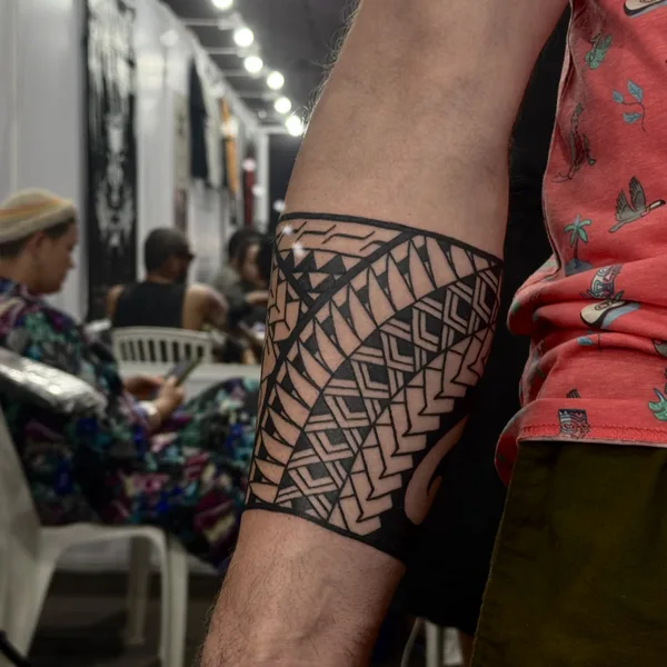 Polynesian tattoo by Максим Пархоменко  in Moscow