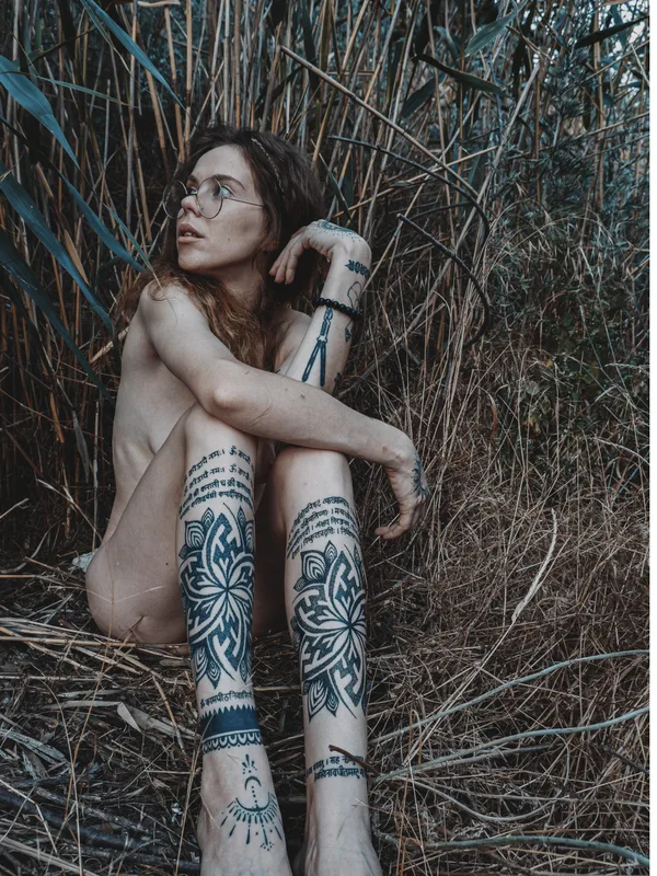 female black ornamental татуировка на full leg #87044 | Тату мастер Mr.Evil Руслан Бажанов
