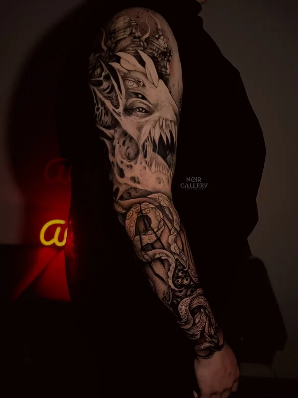 male black blackwork 타투 부위 sleeve #86268 | 타투이스트 Настя Алистратова