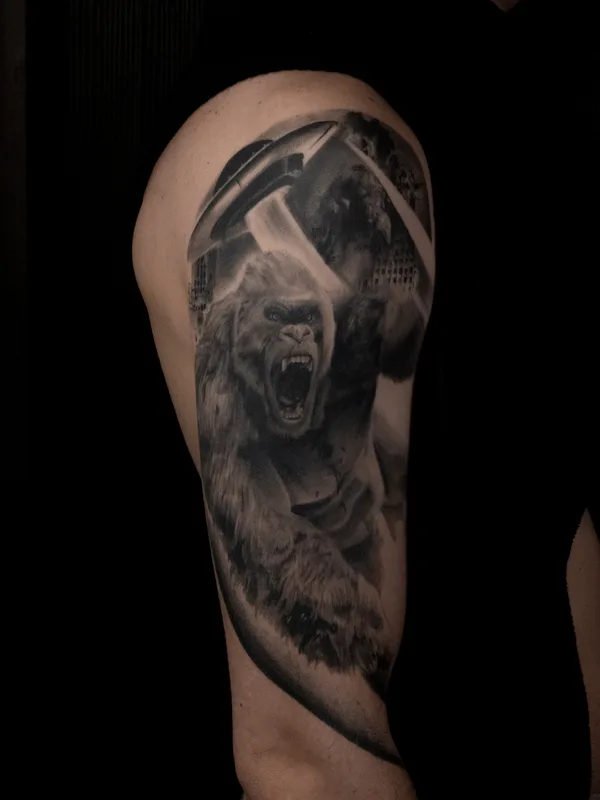male blackandgrey realism татуировка на shoulder #85455 | Тату мастер Никита Касаткин