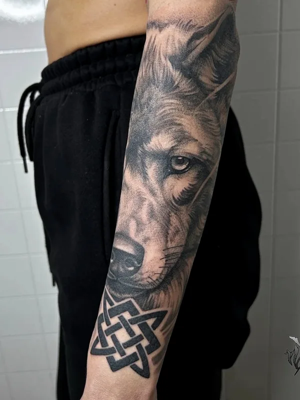 female blackandgrey realism 타투 부위 forearm #88195 | 타투이스트 Николай Комбаров 