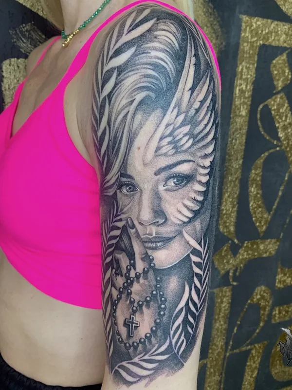 female blackandgrey realism 타투 부위 shoulder #88209 | 타투이스트 Николай Комбаров 
