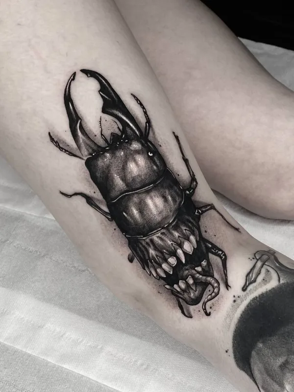 black and grey realism Tatuagem em calf #90083 | Tatuador Савелий Курганов