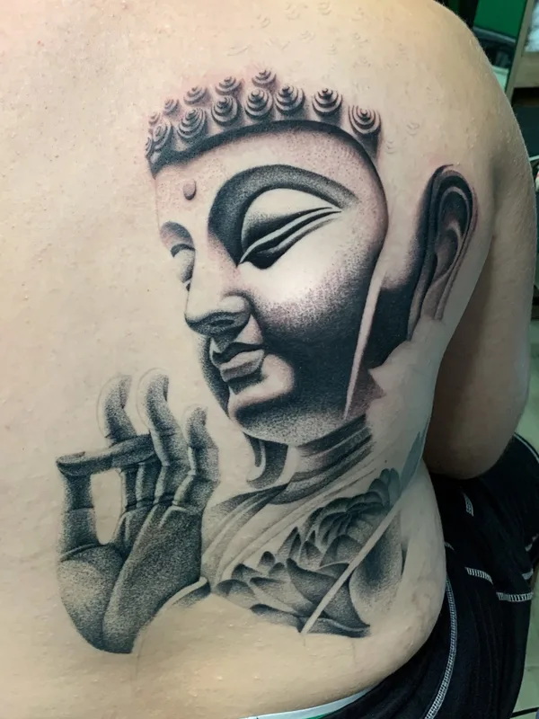 male blackandgrey whipshading Tatuaggio su back #86309 | Tatuatore Уля Aubhoov